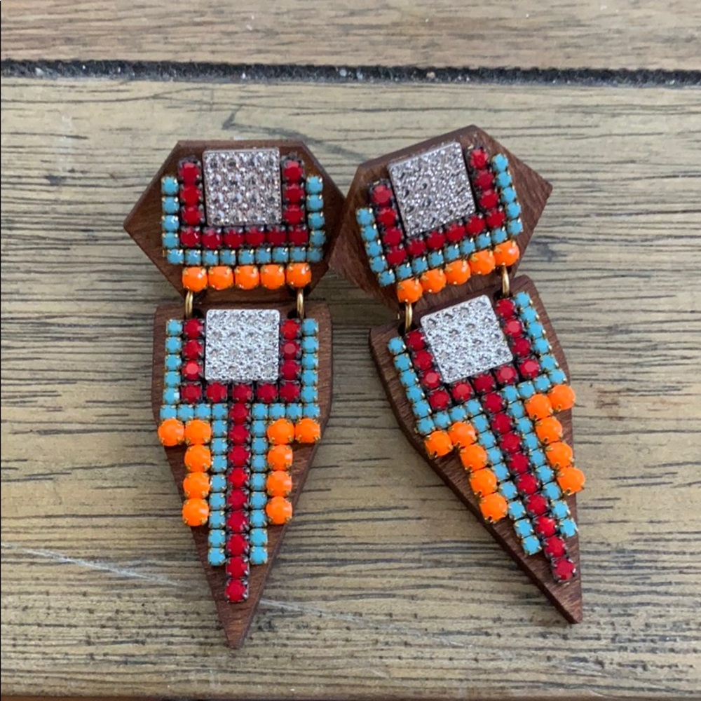 Gorgeous wood statement earrings 🔥🔥